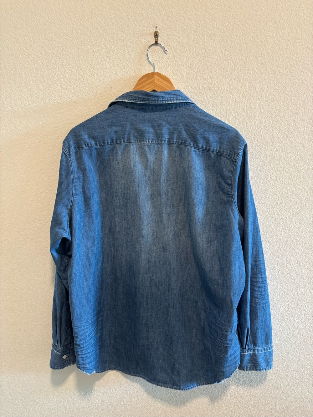 Frank & Eileen Light Blue Denim Shirt with distressed overshirt wash - Picture 3 of 3